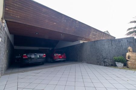 Casa à venda com 924m², 5 quartos e 10 vagas Casa à venda com 924m², 5 quartos e 10 vagasGaragem