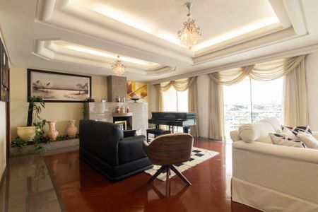 Casa à venda com 924m², 5 quartos e 10 vagas Casa à venda com 924m², 5 quartos e 10 vagasSala