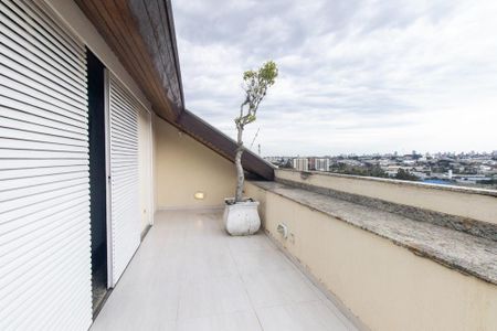 Varanda de casa à venda com 5 quartos, 924m² em Guabirotuba, Curitiba