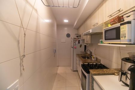 Cozinha de apartamento à venda com 2 quartos, 65m² em Maria Paula, Niterói
