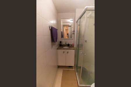 Banheiro de apartamento à venda com 2 quartos, 65m² em Maria Paula, Niterói