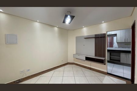 Sala de casa de condomínio para alugar com 3 quartos, 102m² em Vila Granada, São Paulo