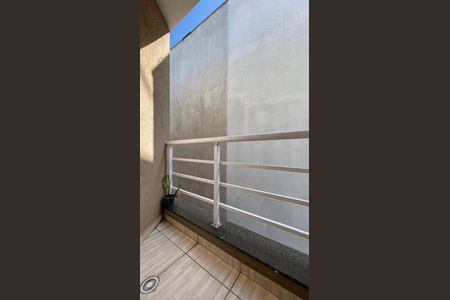 Varanda Suíte de casa de condomínio para alugar com 3 quartos, 102m² em Vila Granada, São Paulo