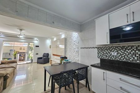 Casa para alugar com 75m², 2 quartos e 1 vaga