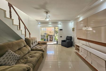Casa para alugar com 75m², 2 quartos e 1 vaga