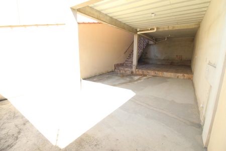 Casa para alugar com 130m², 2 quartos e 2 vagasQuintal