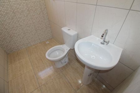 Casa para alugar com 130m², 2 quartos e 2 vagasBanheiro da Suíte