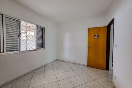 Casa para alugar com 220m², 3 quartos e 3 vagas Casa para alugar com 220m², 3 quartos e 3 vagasQuarto 2
