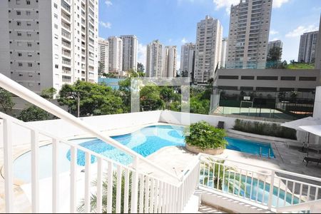 Apartamento à venda com 138m², 3 quartos e 2 vagas Apartamento à venda com 138m², 3 quartos e 2 vagasÁrea comum - Piscina