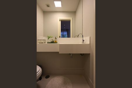 Apartamento à venda com 138m², 3 quartos e 2 vagas Apartamento à venda com 138m², 3 quartos e 2 vagasLavabo