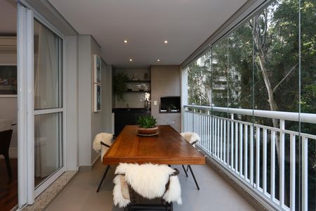 Apartamento à venda com 138m², 3 quartos e 2 vagas Apartamento à venda com 138m², 3 quartos e 2 vagasvaranda