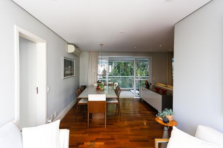Apartamento à venda com 138m², 3 quartos e 2 vagas Apartamento à venda com 138m², 3 quartos e 2 vagasSala