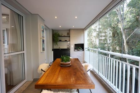 Apartamento à venda com 138m², 3 quartos e 2 vagas Apartamento à venda com 138m², 3 quartos e 2 vagasvaranda