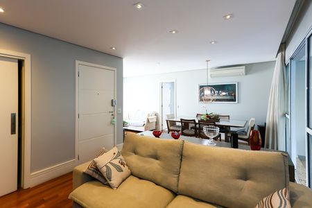 Apartamento à venda com 138m², 3 quartos e 2 vagas Apartamento à venda com 138m², 3 quartos e 2 vagasSala