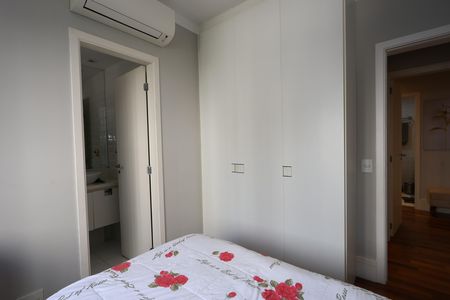 Apartamento à venda com 138m², 3 quartos e 2 vagas Apartamento à venda com 138m², 3 quartos e 2 vagassuíte 2