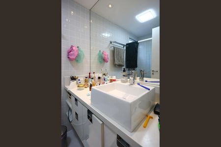 Apartamento à venda com 138m², 3 quartos e 2 vagas Apartamento à venda com 138m², 3 quartos e 2 vagasBanheiro da Suíte 1
