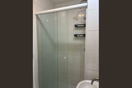 Banheiro de kitnet/studio para alugar com 1 quarto, 27m² em Santa Cecilia, São Paulo