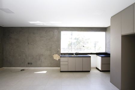 Sala de kitnet/studio para alugar com 1 quarto, 75m² em Barro Preto, Belo Horizonte