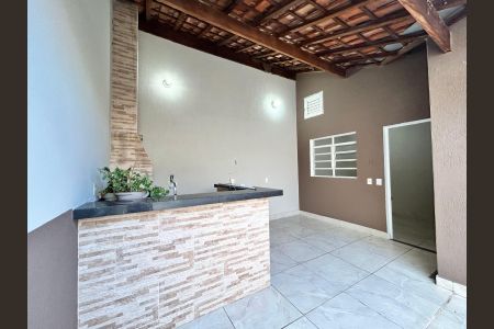 Casa à venda com 188m², 3 quartos e 5 vagas Casa à venda com 188m², 3 quartos e 5 vagasÁrea externa