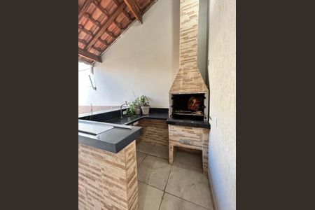 Casa à venda com 188m², 3 quartos e 5 vagas Casa à venda com 188m², 3 quartos e 5 vagasÁrea externa