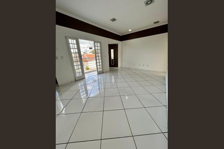 Casa à venda com 188m², 3 quartos e 5 vagas Casa à venda com 188m², 3 quartos e 5 vagasSala