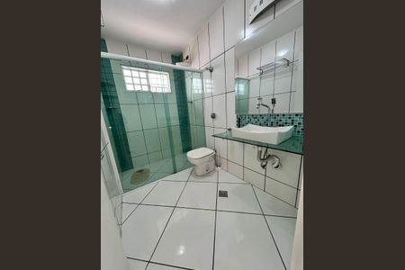 Casa à venda com 188m², 3 quartos e 5 vagas Casa à venda com 188m², 3 quartos e 5 vagasBanheiro