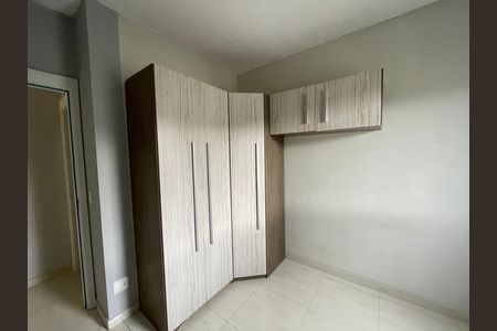 Quarto 2 de apartamento para alugar com 2 quartos, 47m² em Petrópolis, Cotia