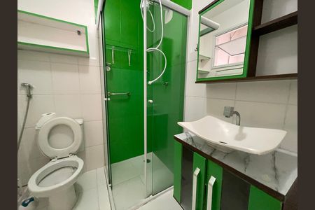 Banheiro de apartamento para alugar com 2 quartos, 47m² em Petrópolis, Cotia