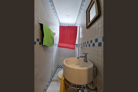 Apartamento para alugar com 139m², 2 quartos e 2 vagas Apartamento para alugar com 139m², 2 quartos e 2 vagasBanheiro Corredor