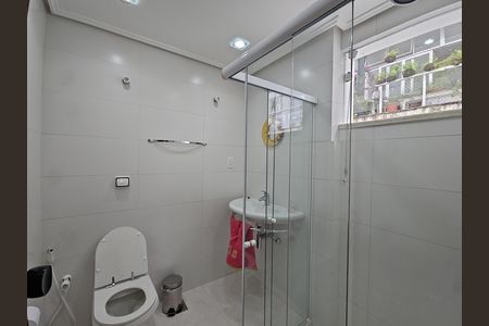 Apartamento para alugar com 139m², 2 quartos e 2 vagas Apartamento para alugar com 139m², 2 quartos e 2 vagasBanheiro da Suíte 1