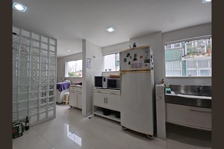 Apartamento para alugar com 139m², 2 quartos e 2 vagas Apartamento para alugar com 139m², 2 quartos e 2 vagasCozinha