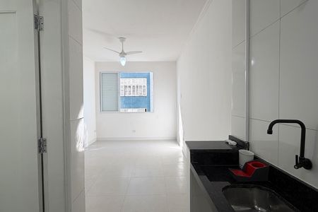Cozinha de kitnet/studio para alugar com 1 quarto, 25m² em José Menino, Santos