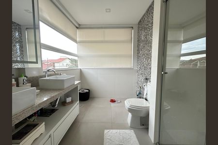 Casa para alugar com 200m², 3 quartos e 2 vagas Casa para alugar com 200m², 3 quartos e 2 vagasBanheiro suíte 3