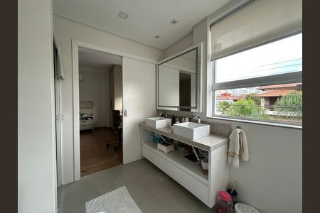 Casa para alugar com 200m², 3 quartos e 2 vagas Casa para alugar com 200m², 3 quartos e 2 vagasBanheiro suíte 3