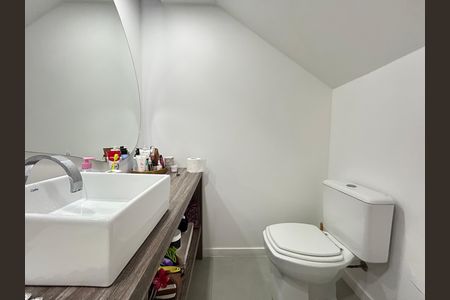Casa para alugar com 200m², 3 quartos e 2 vagas Casa para alugar com 200m², 3 quartos e 2 vagasLavabo