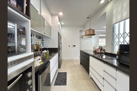 Casa para alugar com 200m², 3 quartos e 2 vagas Casa para alugar com 200m², 3 quartos e 2 vagasCozinha
