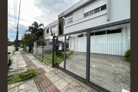 Fachada de casa para alugar com 3 quartos, 200m² em Córrego Grande, Florianópolis