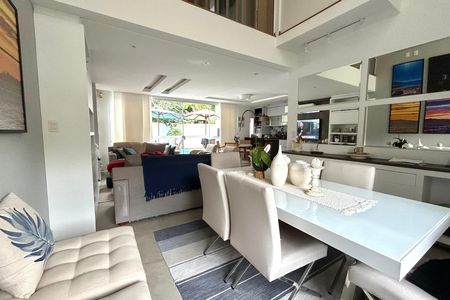 Casa para alugar com 200m², 3 quartos e 2 vagas Casa para alugar com 200m², 3 quartos e 2 vagasSala
