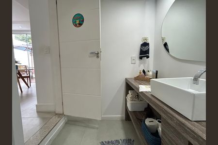 Casa para alugar com 200m², 3 quartos e 2 vagas Casa para alugar com 200m², 3 quartos e 2 vagasLavabo