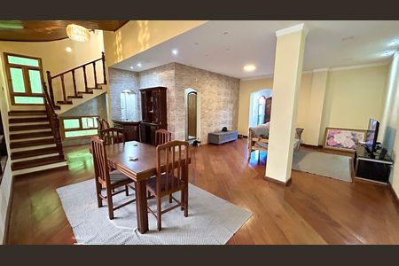 Casa à venda com 4 quartos, 395m² em Parque Continental I, Guarulhos