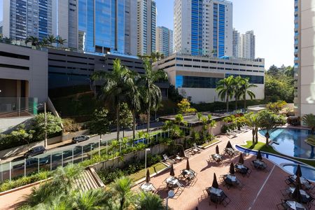 Vista do Suíte 1 de apartamento para alugar com 2 quartos, 77m² em Vila da Serra, Nova Lima