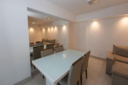 Apartamento para alugar com 77m², 2 quartos e 2 vagas Apartamento para alugar com 77m², 2 quartos e 2 vagasSala de Jantar