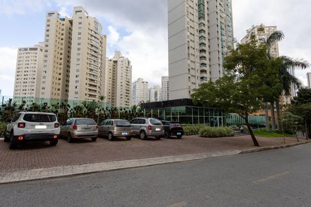 Apartamento para alugar com 77m², 2 quartos e 2 vagas Apartamento para alugar com 77m², 2 quartos e 2 vagasFachada