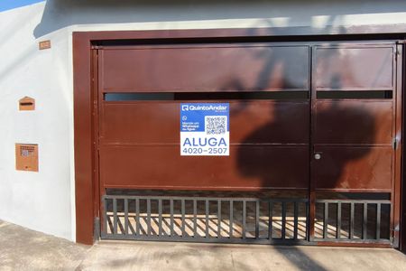 PLACA INSTALADA NA FACHADA de casa para alugar com 3 quartos, 84m² em Residencial São José, Campinas