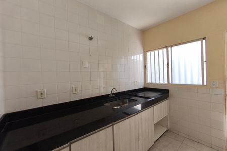 Cozinha de casa para alugar com 3 quartos, 84m² em Residencial São José, Campinas