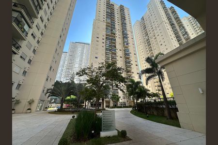 Apartamento para alugar com 68m², 2 quartos e 1 vaga Apartamento para alugar com 68m², 2 quartos e 1 vagaFachada