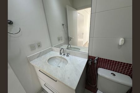 Apartamento para alugar com 68m², 2 quartos e 1 vaga Apartamento para alugar com 68m², 2 quartos e 1 vagaBanheiro da Suíte