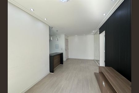 Sala de apartamento para alugar com 2 quartos, 68m² em Jardim Tupanci, Barueri