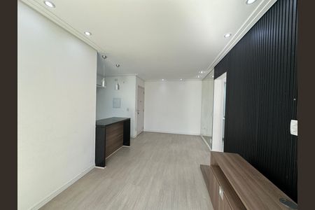 Sala de apartamento para alugar com 2 quartos, 68m² em Jardim Tupanci, Barueri