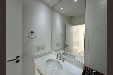 Apartamento para alugar com 68m², 2 quartos e 1 vaga Apartamento para alugar com 68m², 2 quartos e 1 vagaBanheiro da Suíte